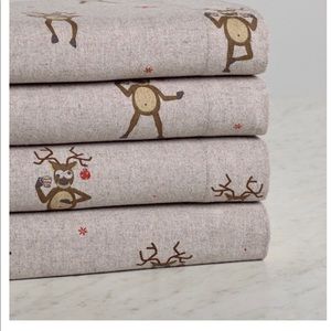 Belle Époque Drunken Reindeer Flannel Sheet Set